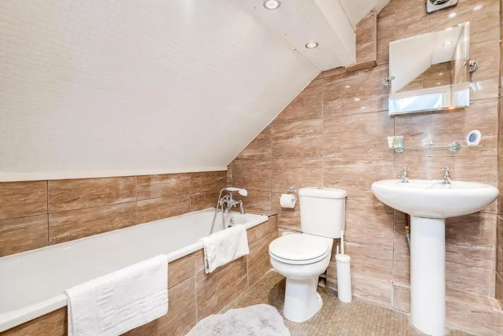 Haus Luxury Four Bedroom Townhouse-Edgbaston- Parking- TOP RATED