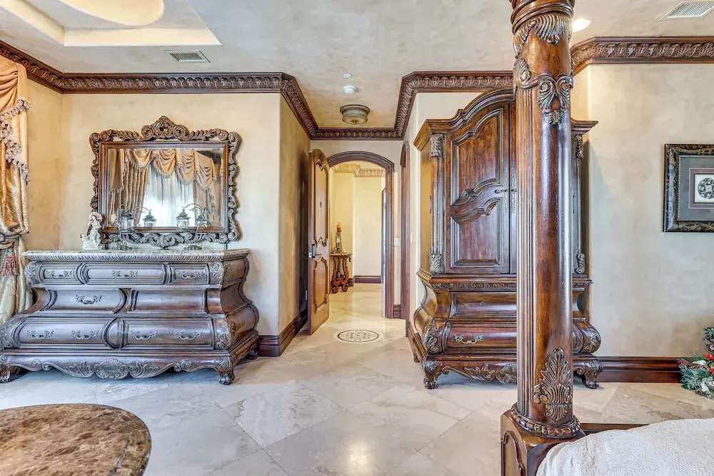 Grand 9,000-sq-ft Estate! Luxurious Socal Getaway