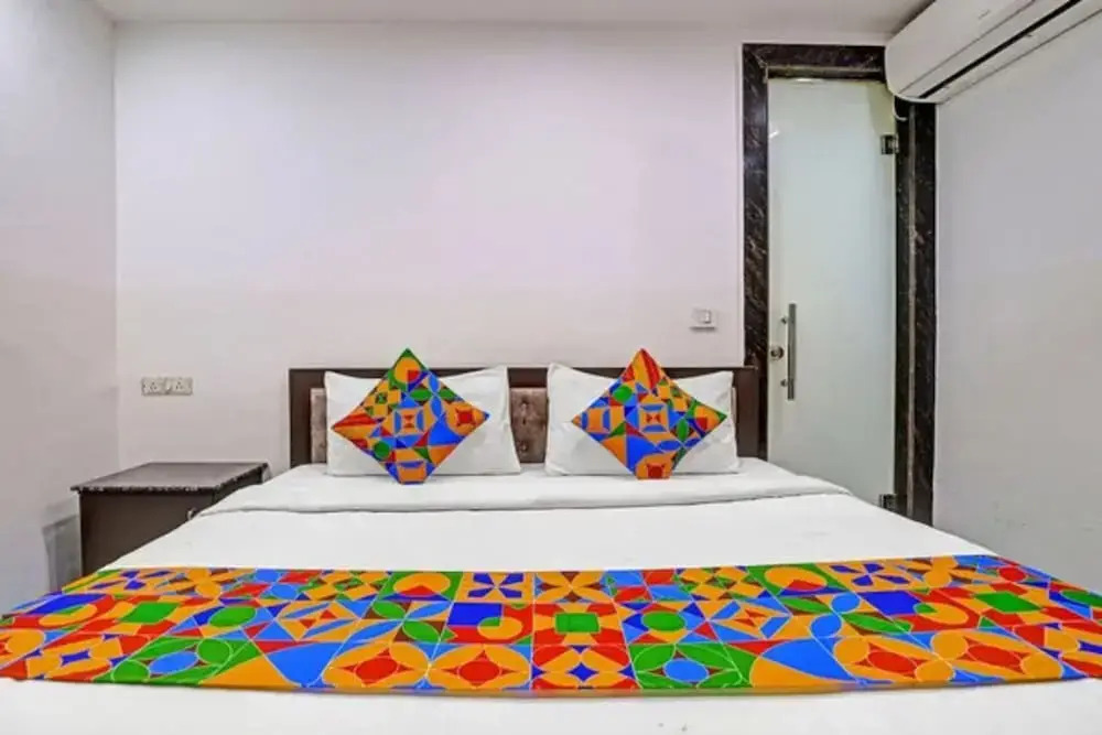 Fabhotel The Royal Inn I