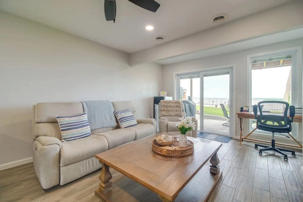 Double-decker View of Grand Lake! Modern Townhome
