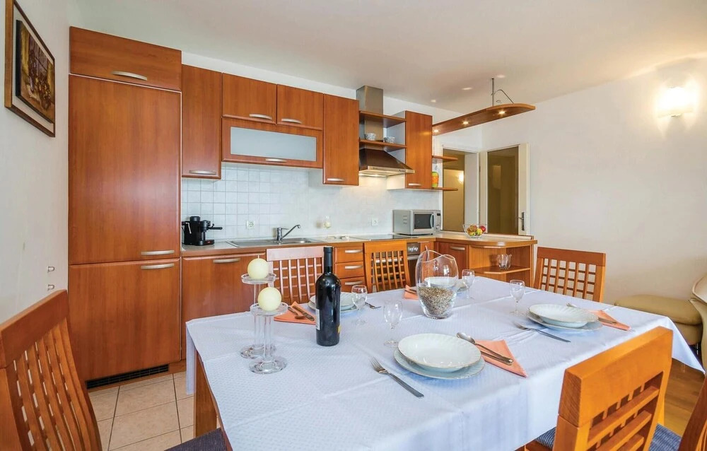 3 Bedroom Nice Home In Crikvenica