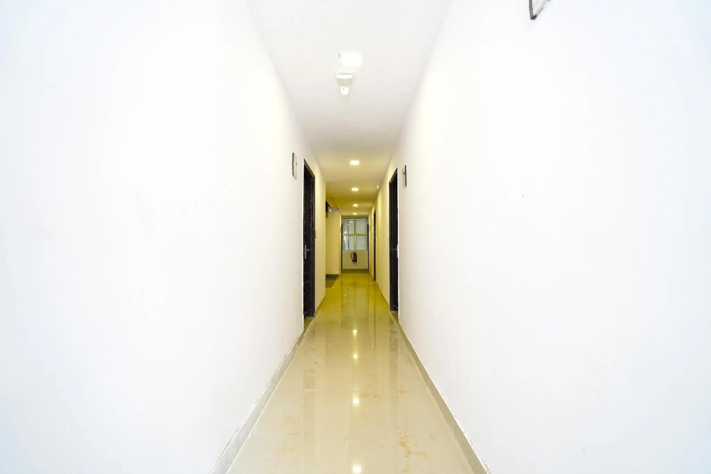 OYO 64076 Discovery Inn