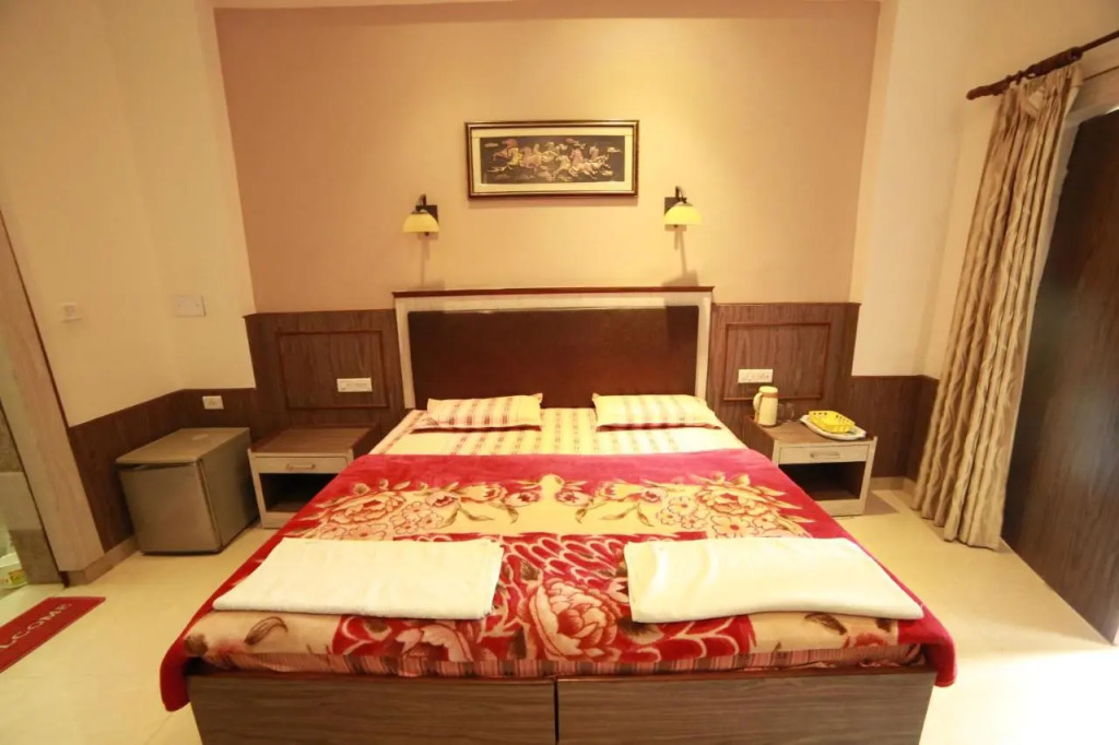 Hotel Sidhartha Walking Distance From TajMahal