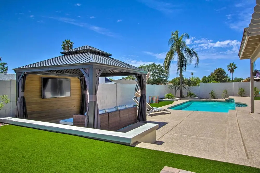 Pet-friendly Scottsdale Oasis w/ Pool & Bbq!