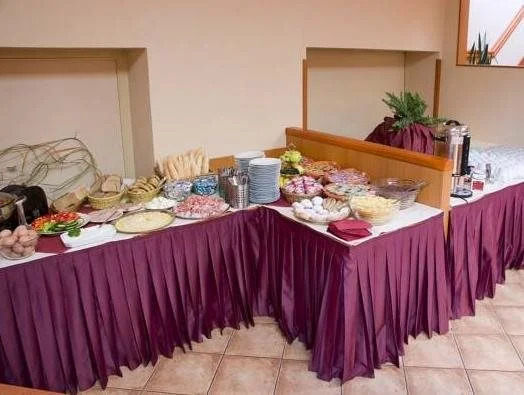 Hotel Trim