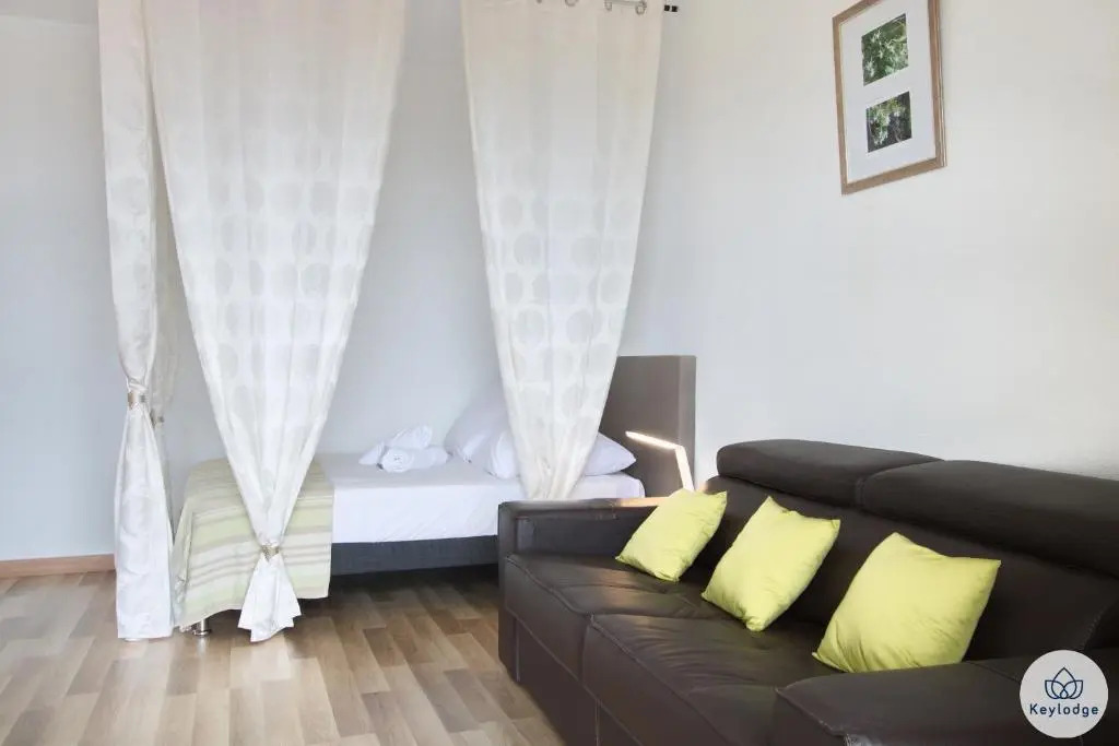 Faham Studio- 3 étoiles - 29m2 - Montgaillard - Proche du centre de Sainte Clotilde
