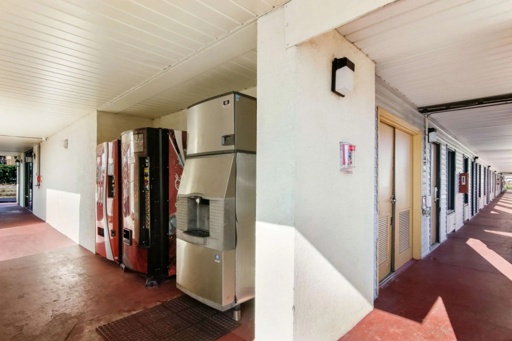 Econo Lodge - Conyers