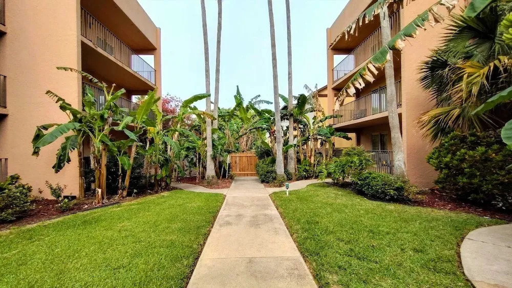 Beachview 105 Minium 2 Bedroom Condo by RedAwning