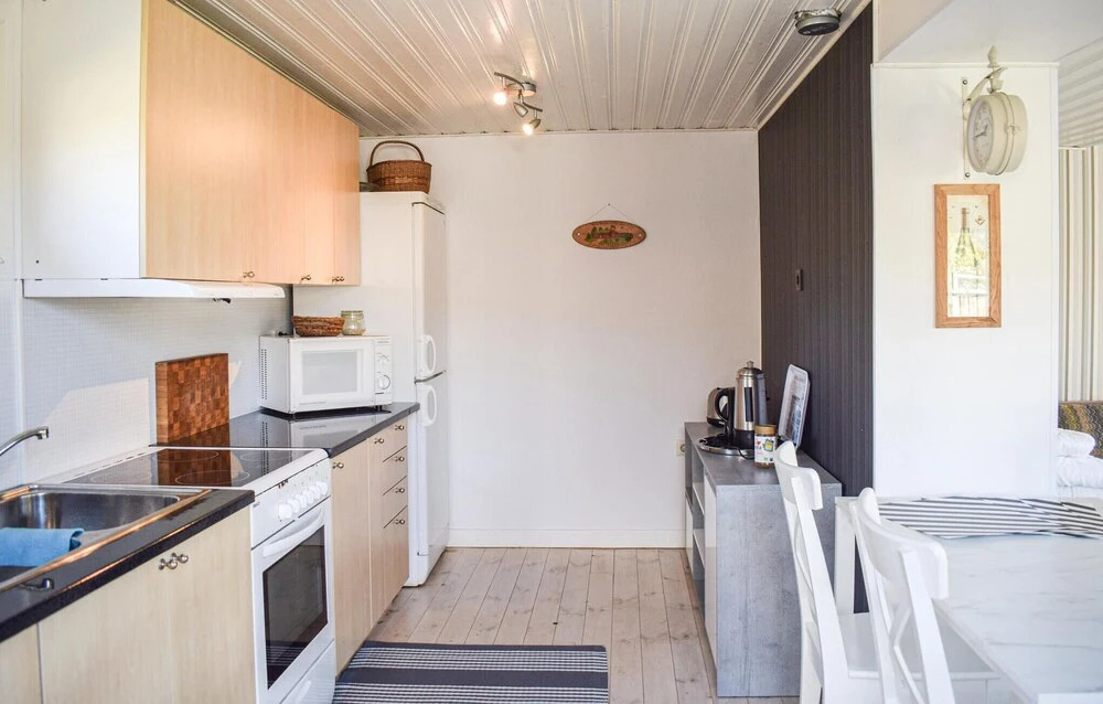 1 Bedroom Lovely Home In Huskvarna