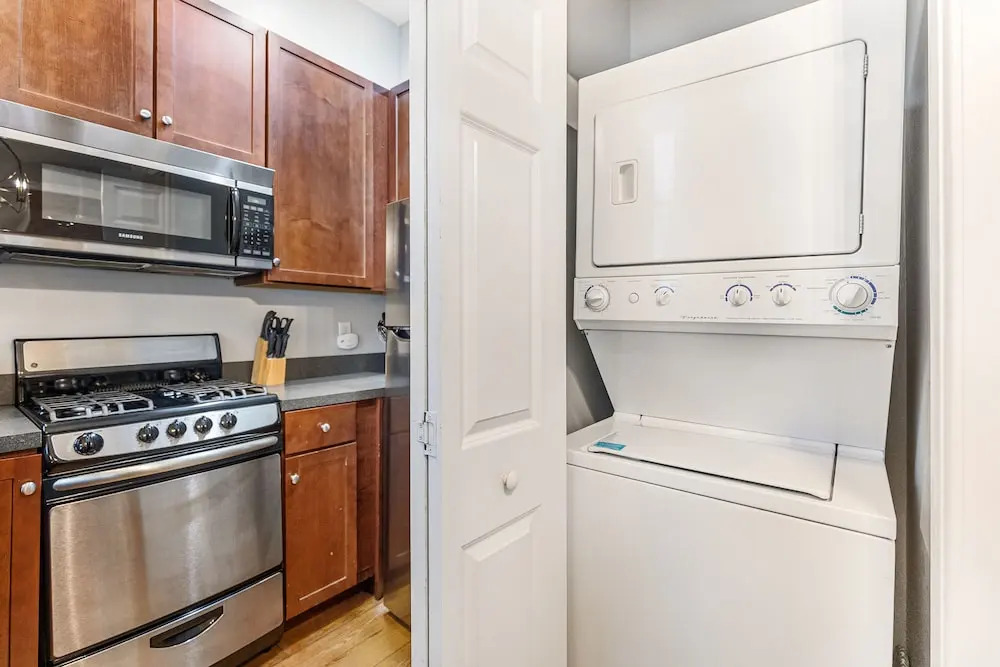 Spacious Apartment Downtown