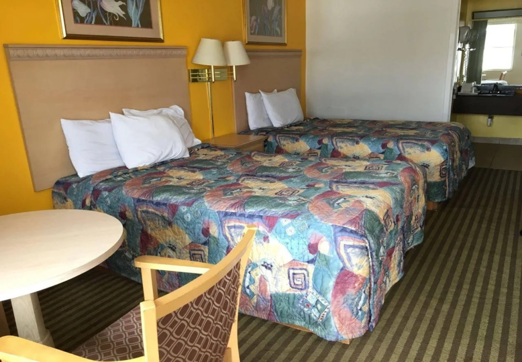 Fairway Inn