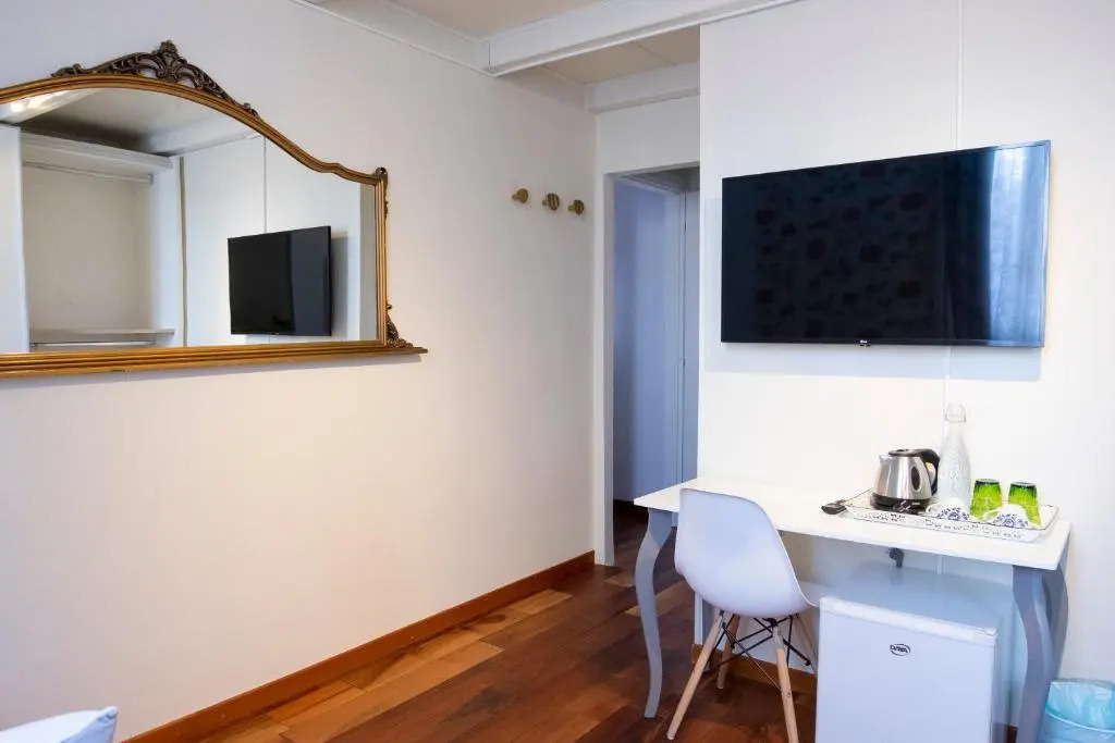 B&B Anastagi