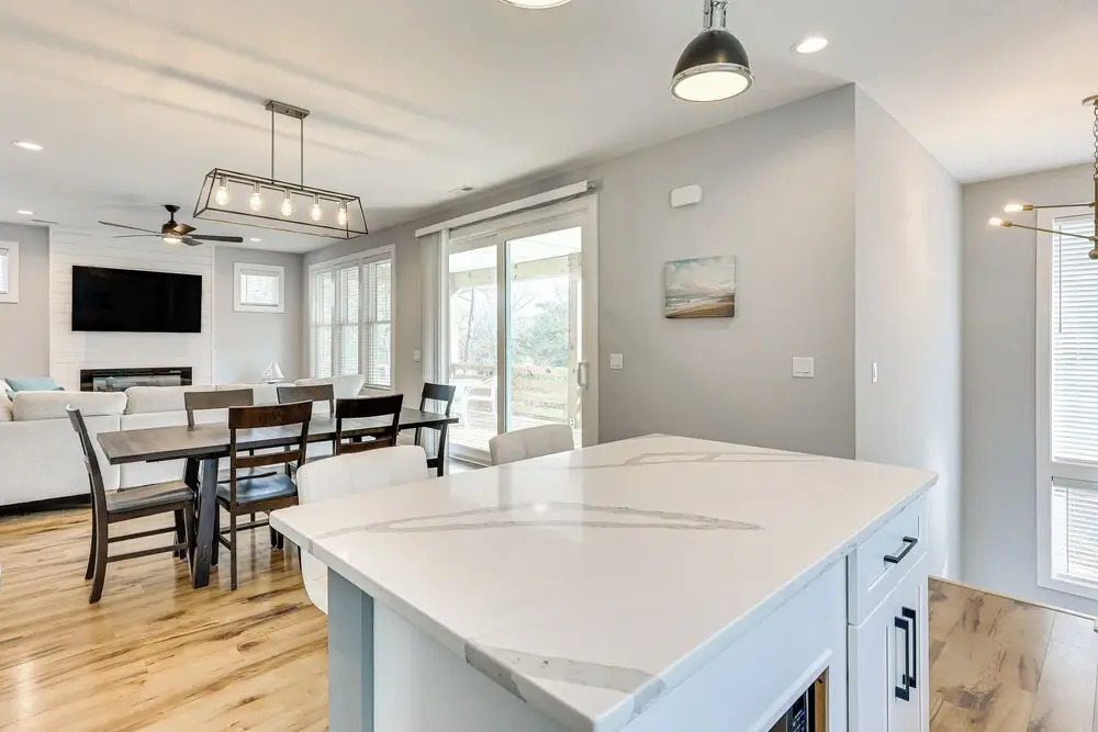 Family Home on Oak Island: 1 Mi to Beach & Pier!