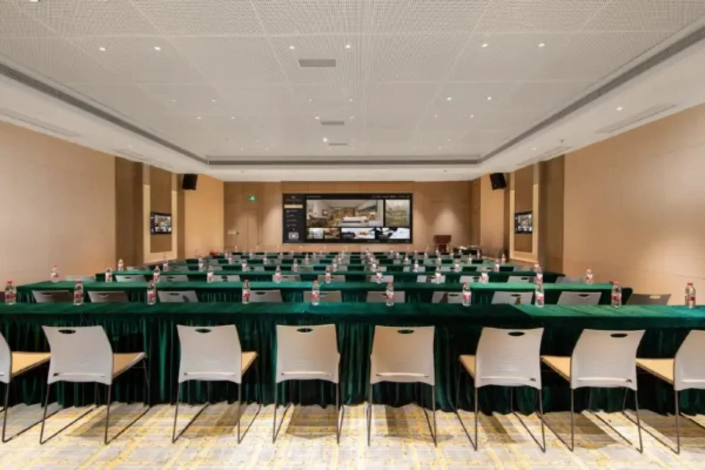 Vienna International Hotel (Dongguan Zhangmutou Government Square)