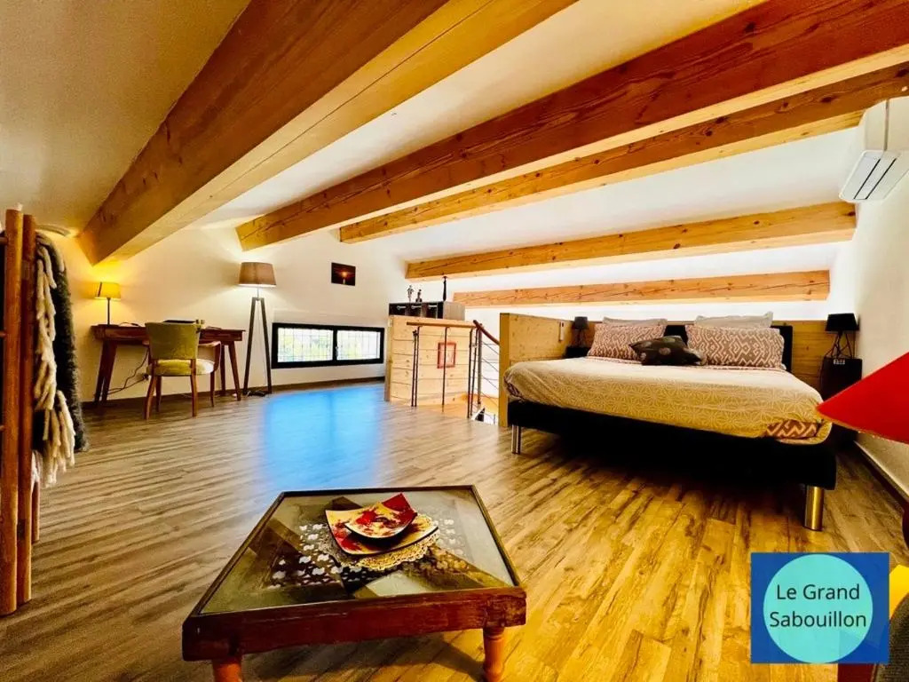 LOGIS DES ROCHES - 2 VILLAS VUE EXCEPTIONNELLE - Le Petit Chevalet, Le Grand Sabouillon