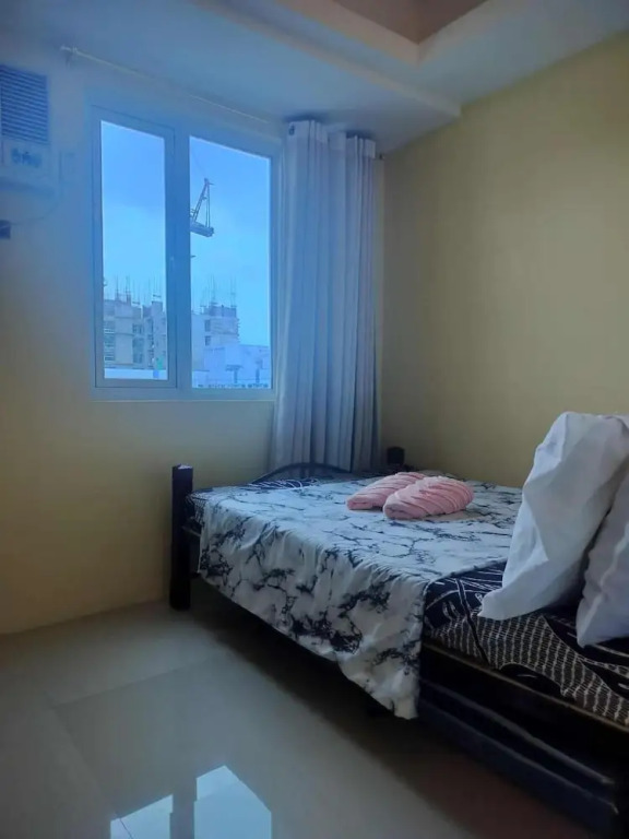 Spacious 1-bedroom Condo in Quezon City With Private Pool