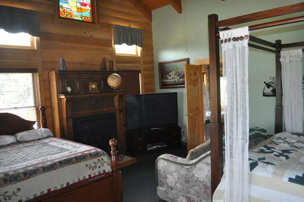 Elkwood Manor Bed & Breakfast