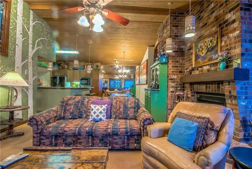 Dulany At Gondola 402