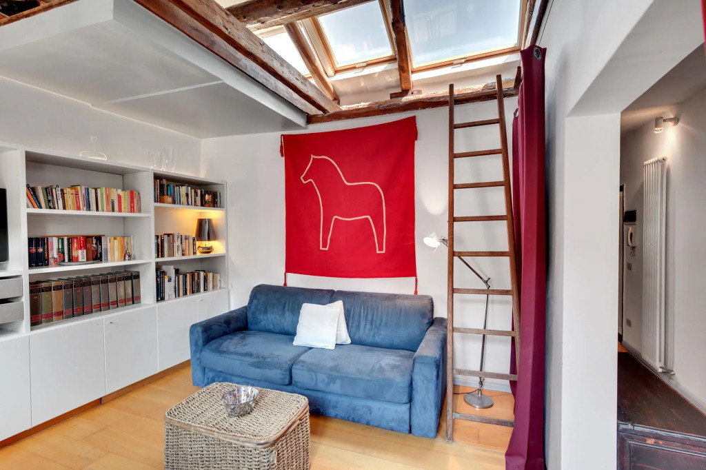 Bragora Smoochy Attic Venice