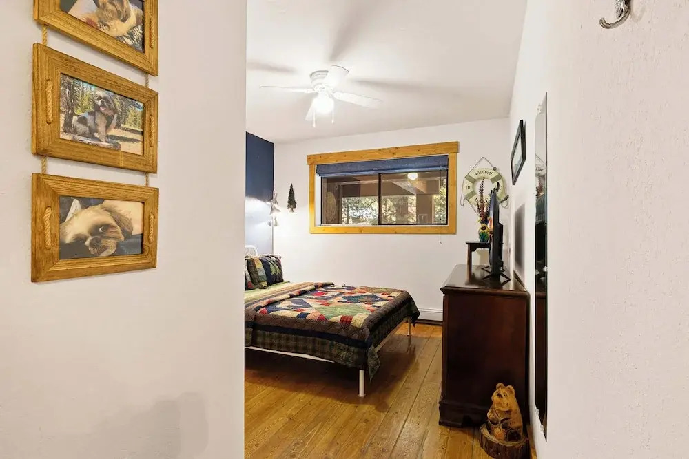 Sierra Pines Retreat Sleeps 6!