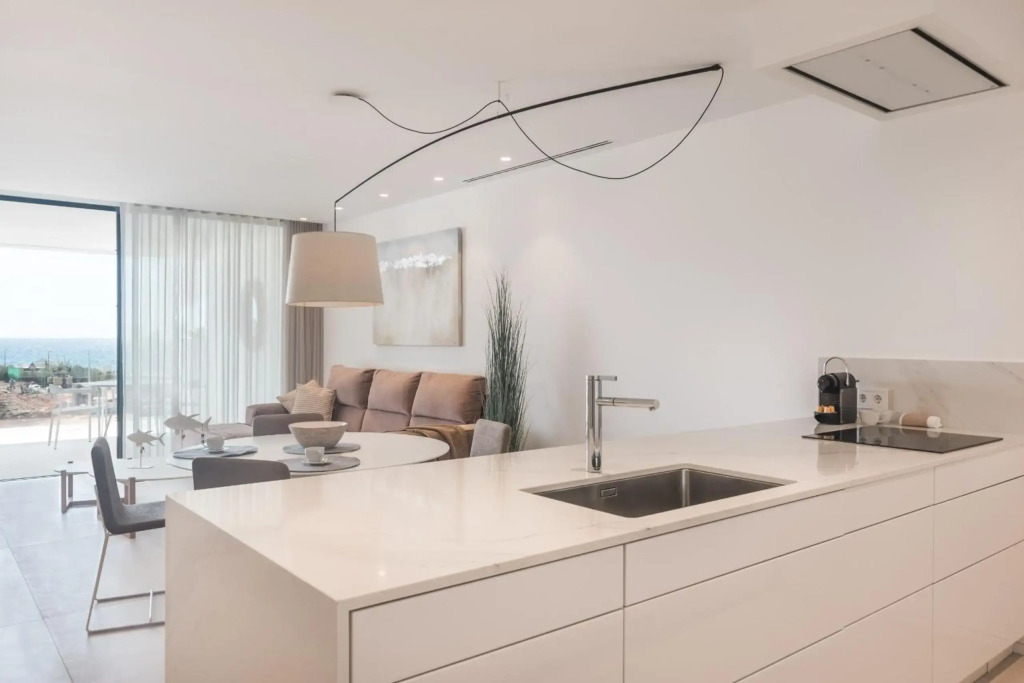 Infinity 1-2 LUXE PARTIAL SEA VIEW 2B