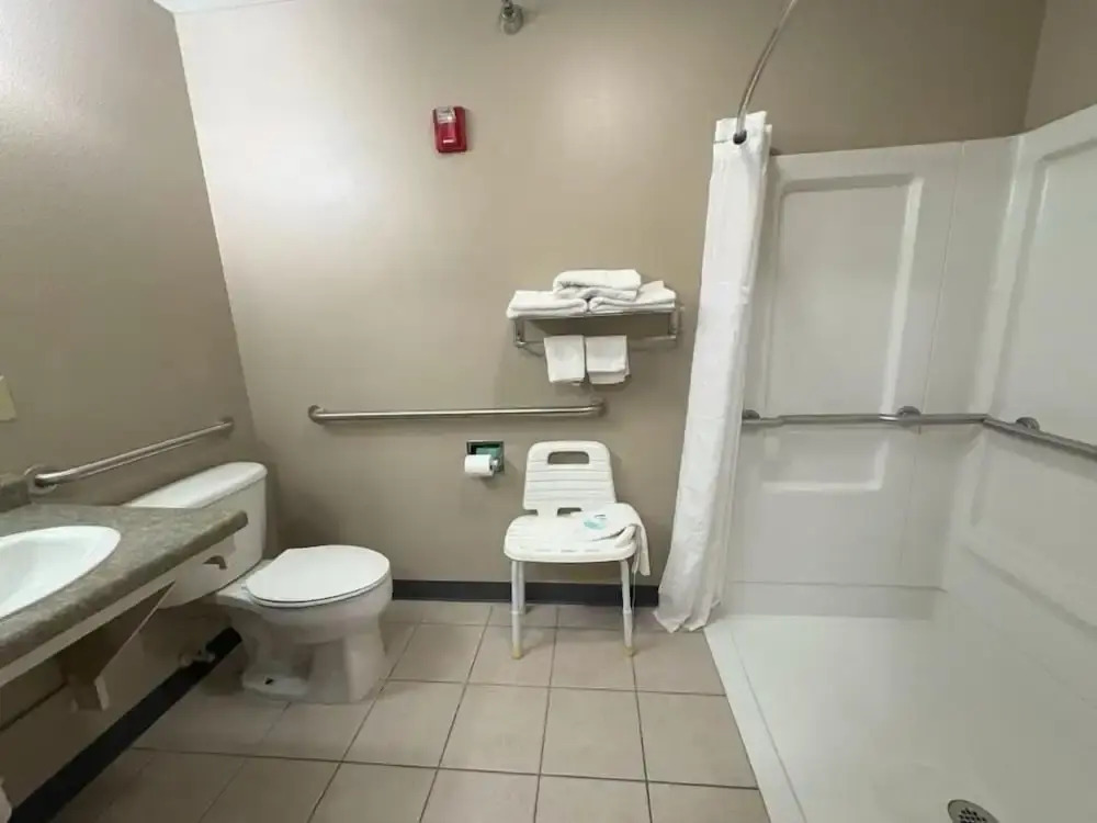 Larned Inn & Suites