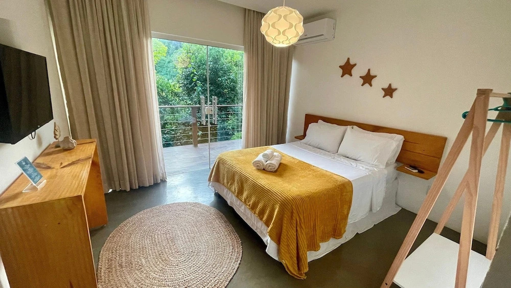 Casa c/ Piscina Privativa, 3 Suítes Sala integrada