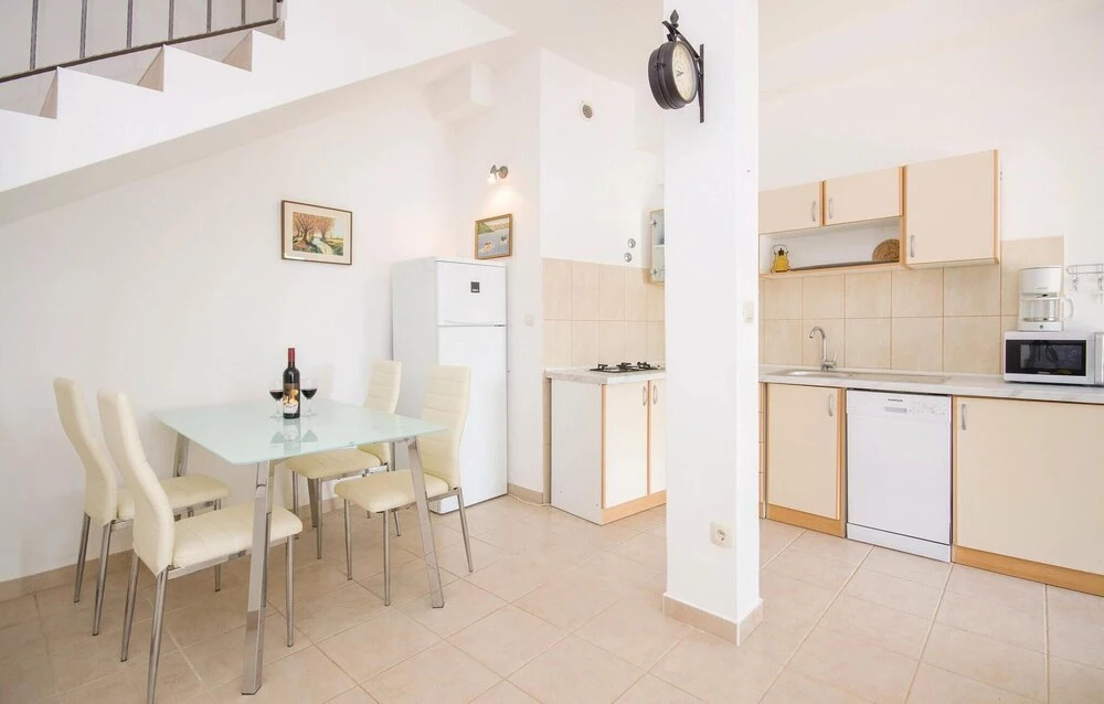 Stunning Home in Sevid With Wifi and 4 Bedrooms