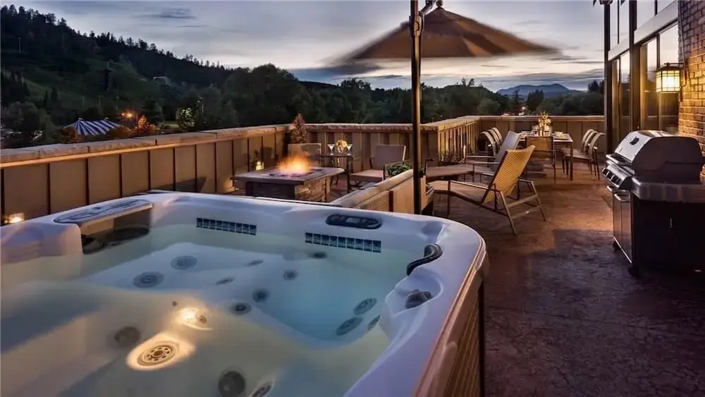 Governors Penthouse 401 3 BedroomCondo By Moving Mountains