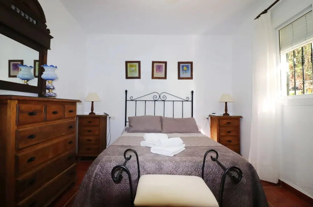 1143 Villa Serymar