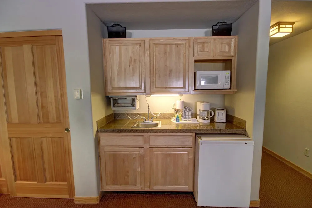 Gateway Lodge 5016