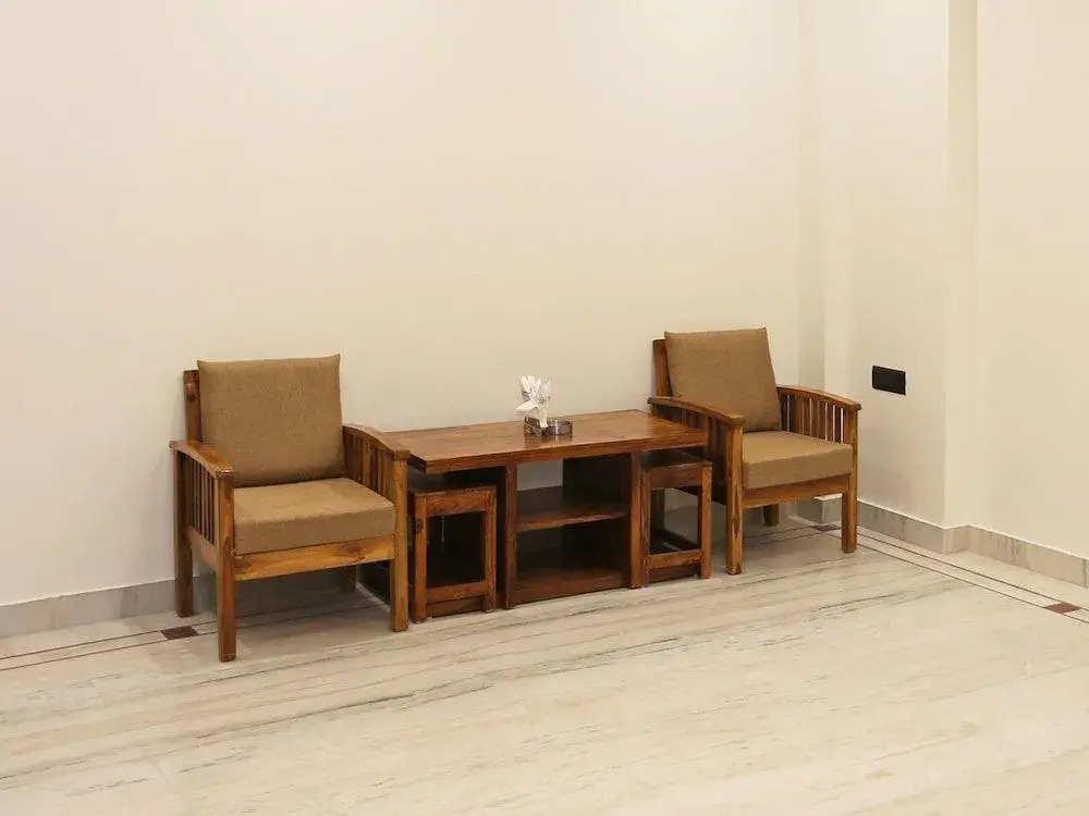 Chhavi Villa by OYO Rooms