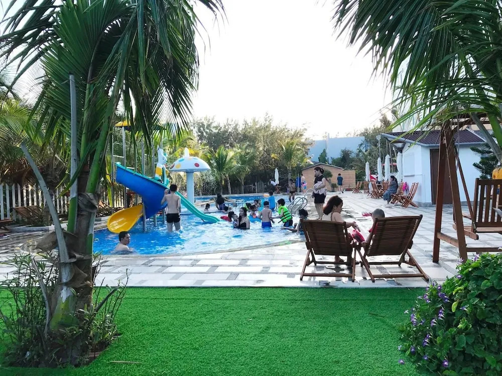 Oceanward Hotel & Resort