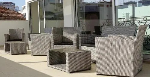 Bowen, Luxury Suites