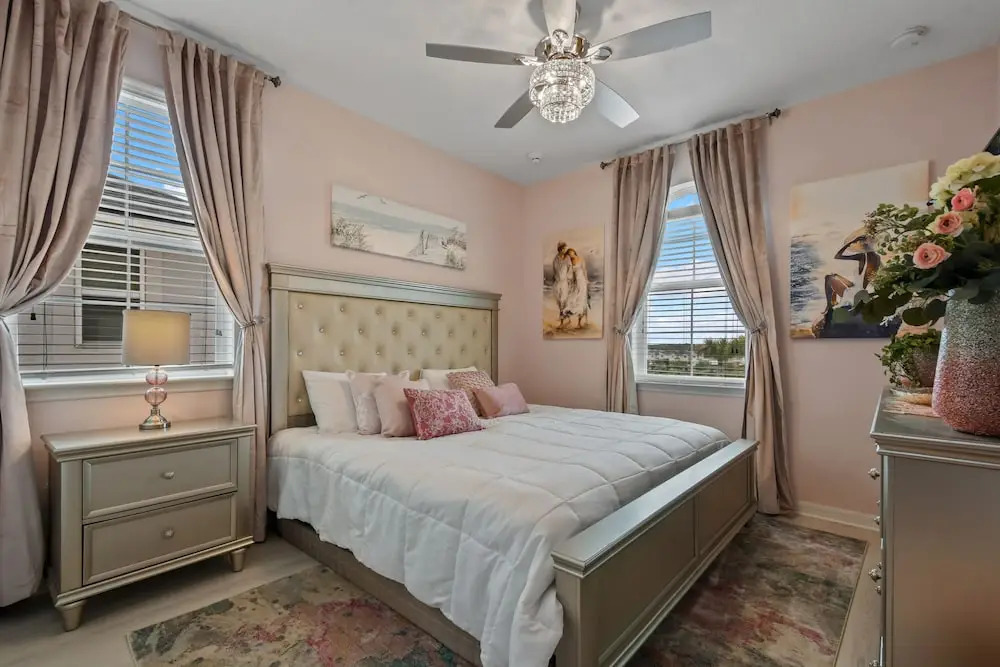 Ultimate 9-Bed Luxury Retreat - Movie Theater, Game Room, Pool, Spa & Themed Bedrooms in Resort Paradise