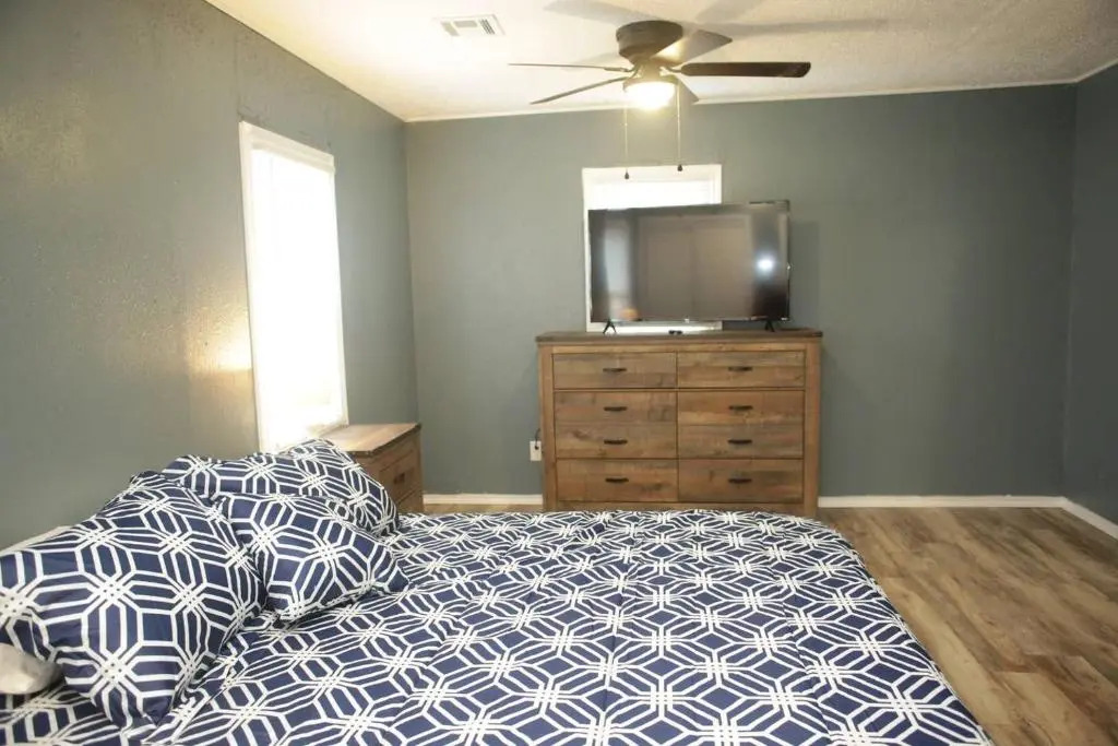 1 Bedroom with a Fireplace Close To Base