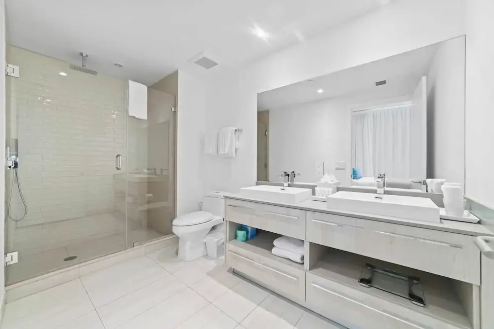 2BR Ocean Penthouse: Private Terrace & Hot Tub