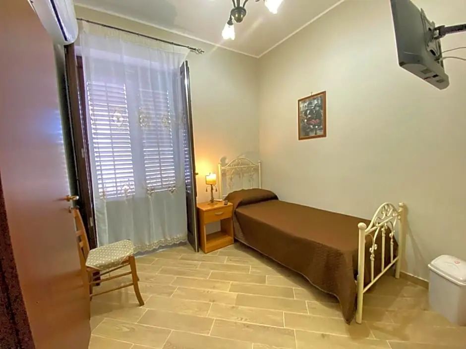 B&B Gloria