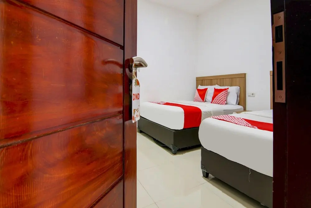 The Shine Residence by OYO Rooms
