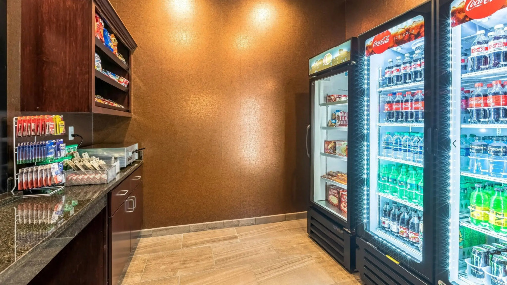Cobblestone Hotel & Suites Hartford