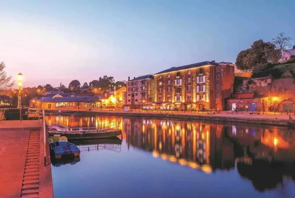 Stunning 2 bed Apartment, in the Heart of Exeter