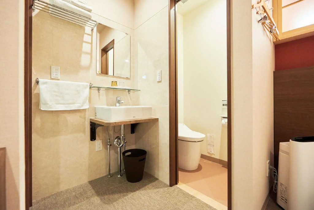 Hotel KAN-RAKU Saitama Honjo-Waseda Hinoki No Yakata