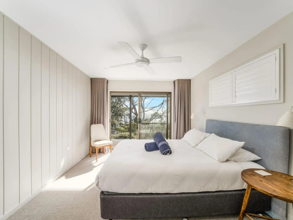 Chinamans at Hyams Beach