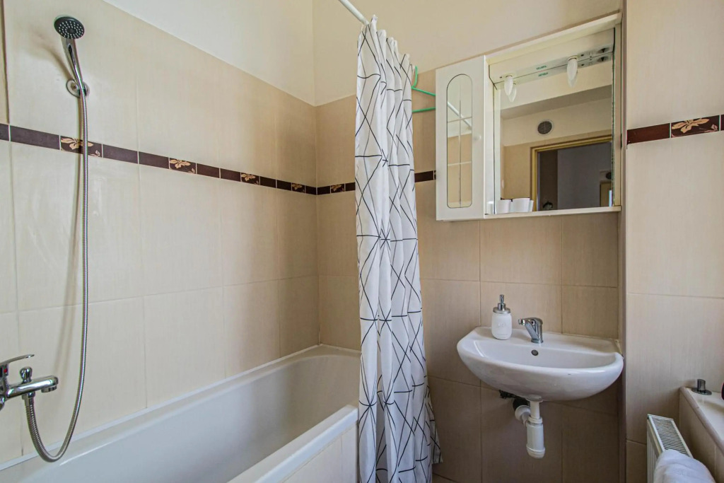 For celebrations spacious 3BDR apartment with balcony