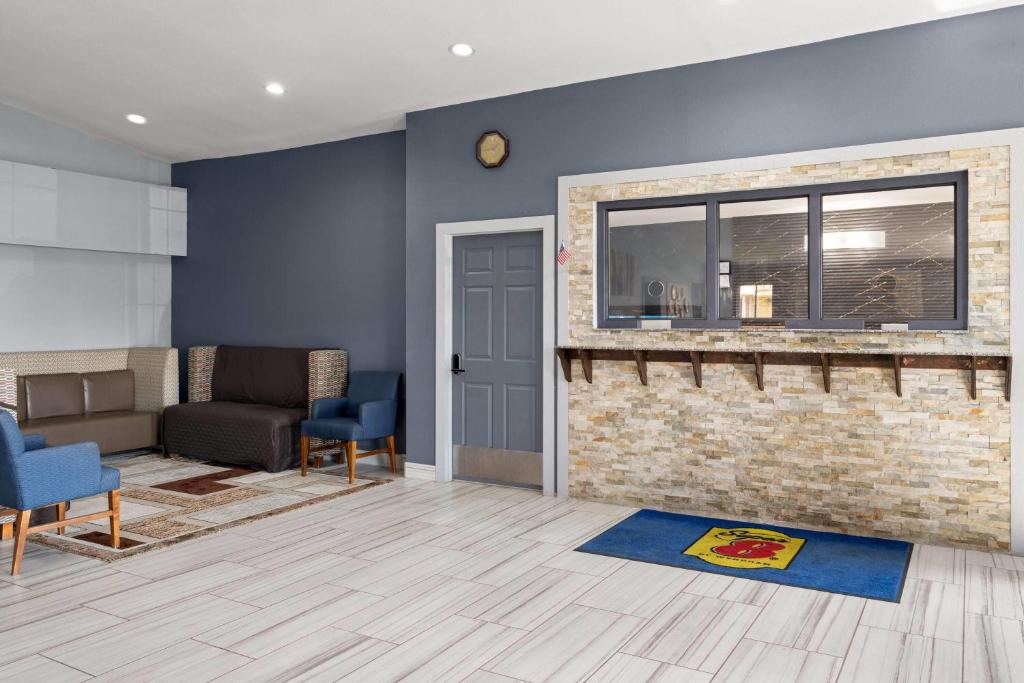 Super 8 by Wyndham Fort Wayne
