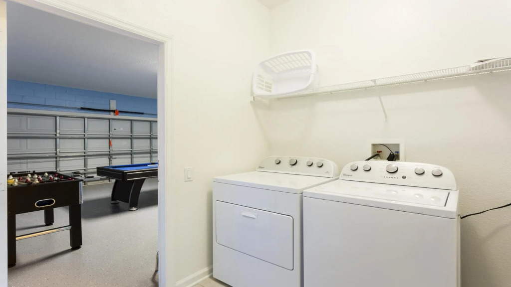 6BR w/Greenview Pool Getaway! ONLY 2 miles to Disney!