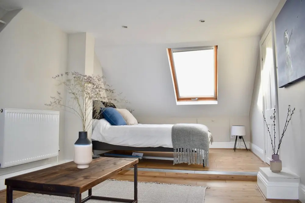 4 Bedroom Townhouse Near the Beach