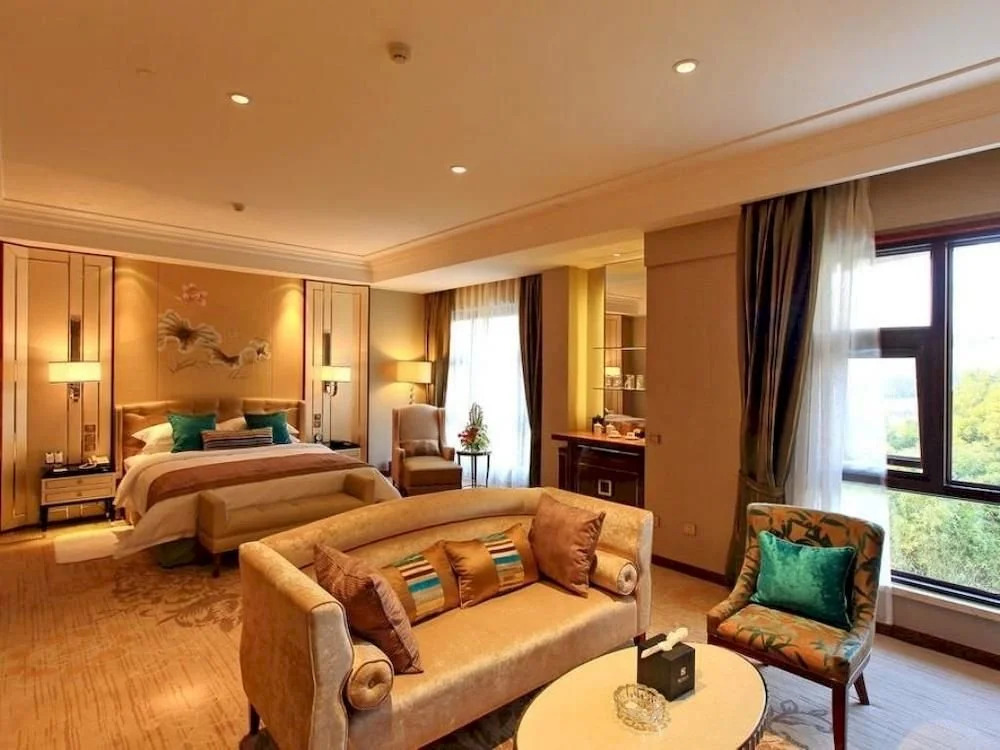 Hubing Spring Season Hotel