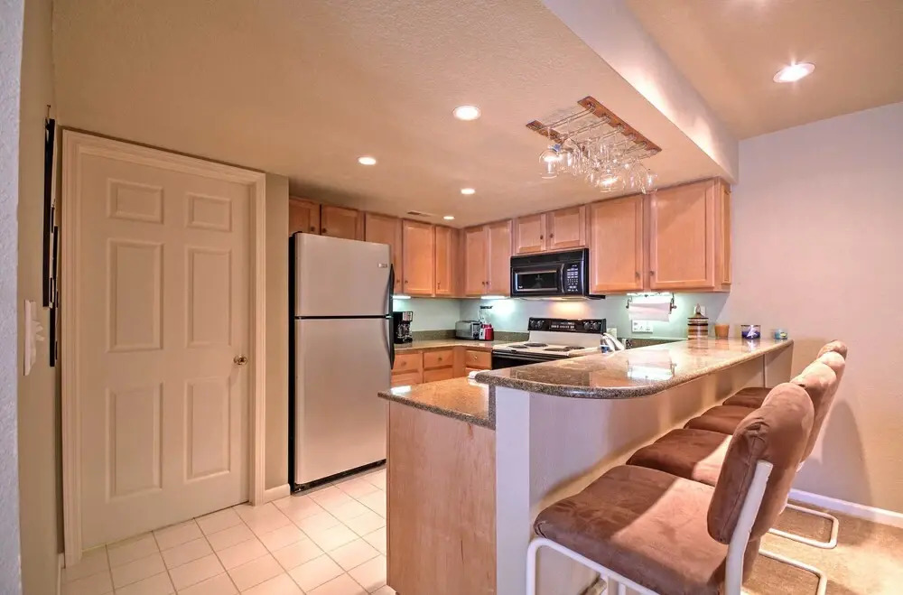 Luxe Lakeside Regatta Bay Getaway w/ Pool Access!