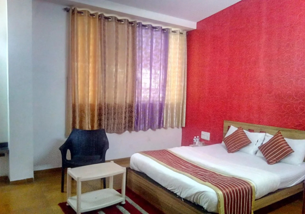 Gourish Resort (Pure Veg)